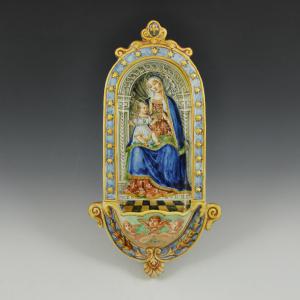 Acquasantiera con Madonna e Gesù Bambino